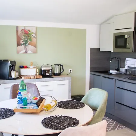 Sunny Oasis Apartament Marčelji